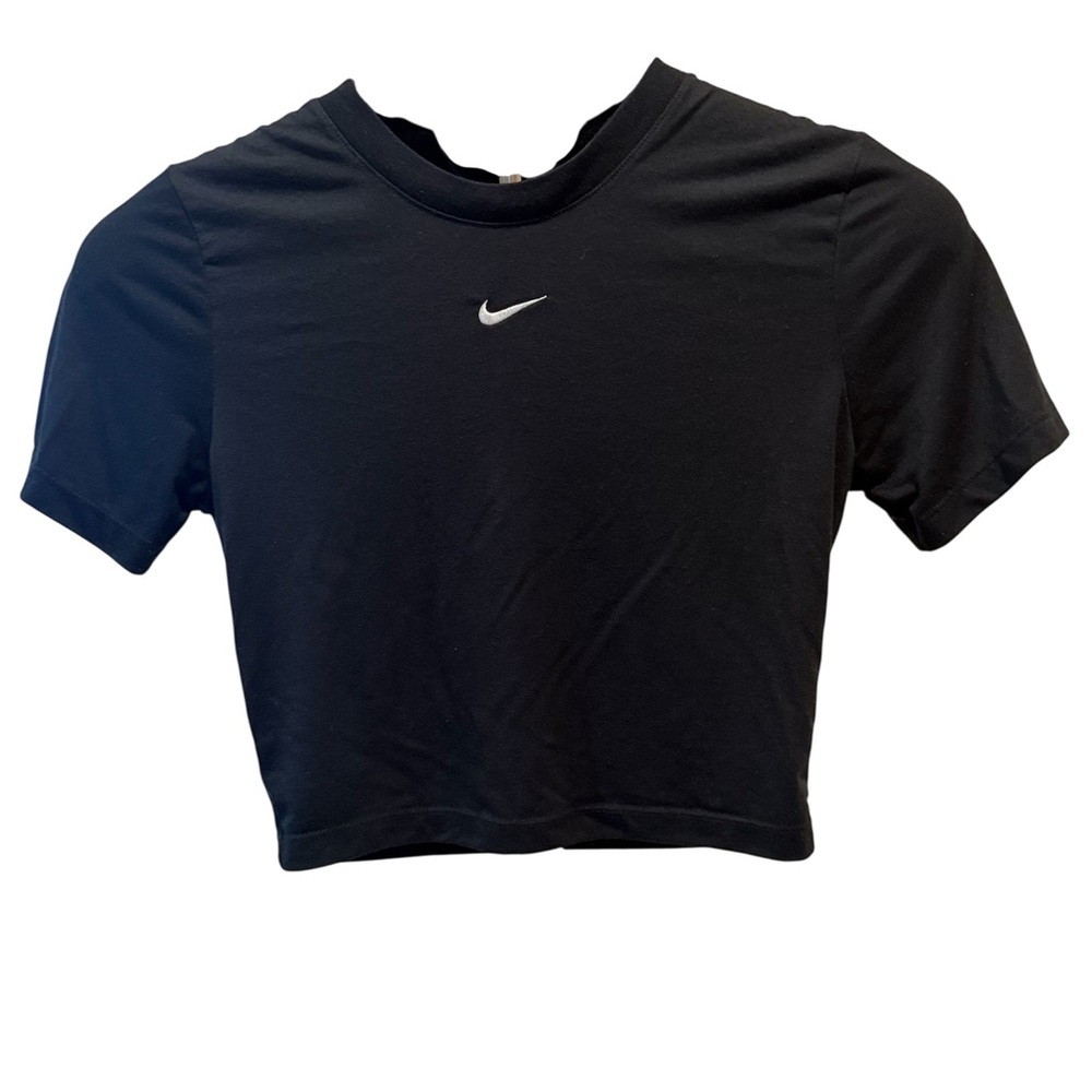 Nike Women's Black Slim Fit Crop Top